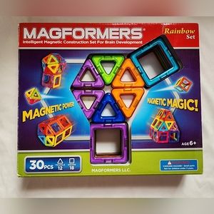 Kids toy 30 piece rainbow Magfromers set.